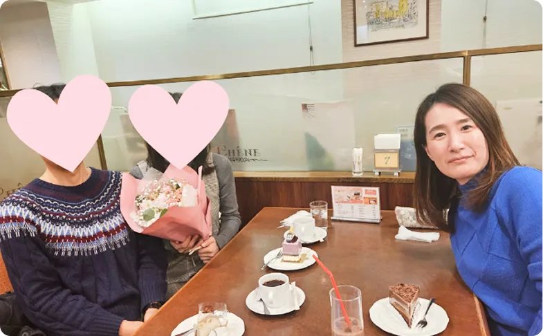 ご成婚者と婚活アドバイザーの写真